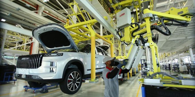L’Afrique du Sud et l’Égypte explorent des possibilités de coopération dans l’industrie automobile, notamment autour des composants et des chaînes de valeur régionales. Un rapprochement de leurs écosystèmes pourrait soutenir les échanges industriels, à condition de se traduire par des accords concrets et des investissements confirmés.